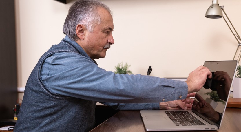 How to Clean a Laptop Screen
