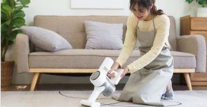 Remove Any Blockages or Debris From the Brush Bar and Hose