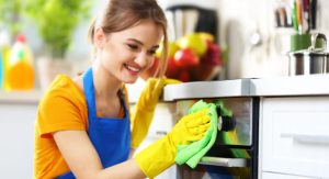 Understanding the Best Techniques for Cleaning Oven Glass Doors